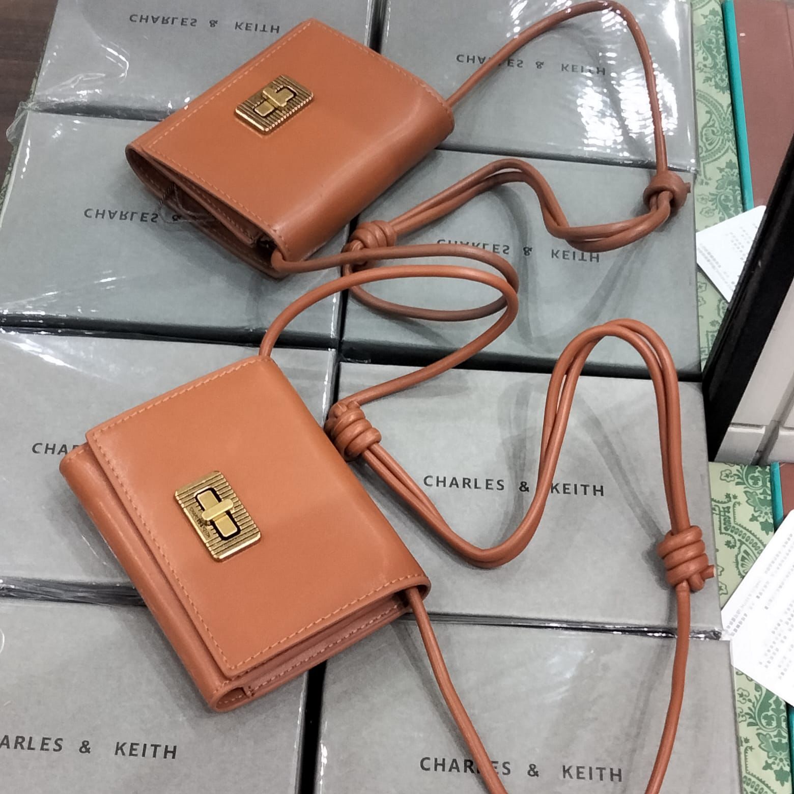 Edna Turn-Lock Wallet