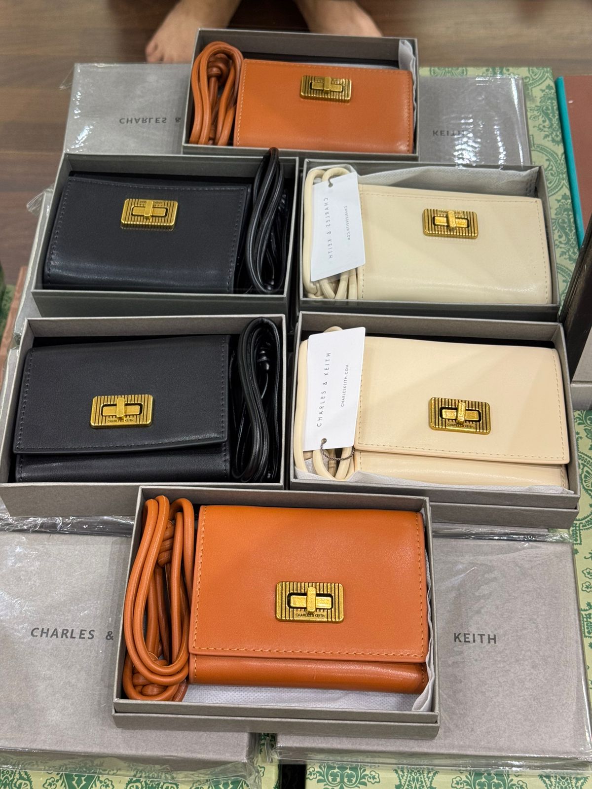 Edna Turn-Lock Wallet