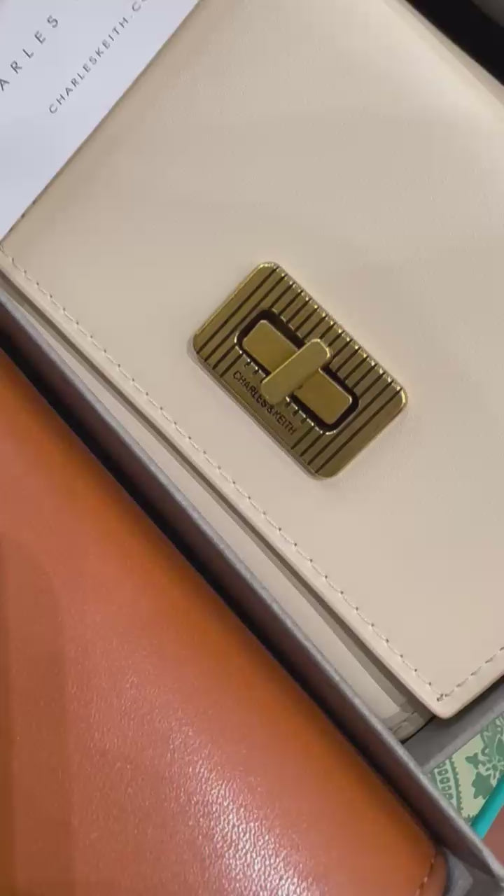 Edna Turn-Lock Wallet